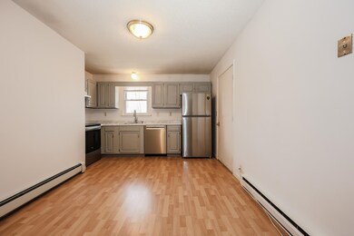 811 Mammoth Rd unit C, Manchester, NH 03104 - photo 3