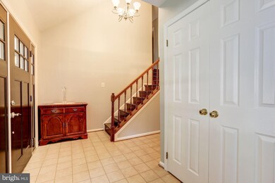 12608 Blue Mountain Ct, North Potomac, MD 20878 - photo 4