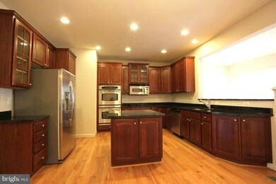 1505 Regent Manor Ct, Silver Spring, MD 20904 - photo 2