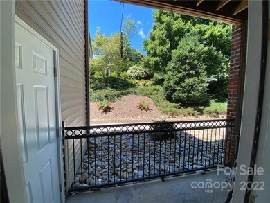 213 Appeldoorn Cir, Asheville, NC 28803 - photo 6