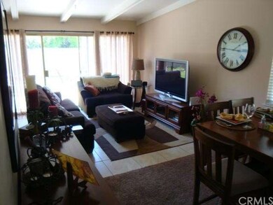 Open floorplan with dining, living, & eating areas