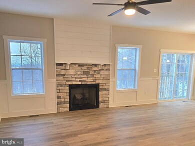 314 Speaks Ln, Harpers Ferry, WV 25425 - photo 4