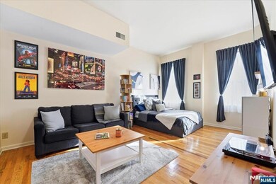 186 Wayne St unit 214D, Jersey City, NJ 07302 - photo 2