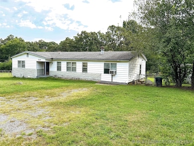 725 Sooner Dr, Tahlequah, OK 74464 - photo 2