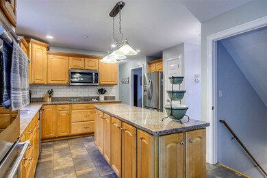 878 Wellington Way, Pembroke, NH 03275 - photo 4