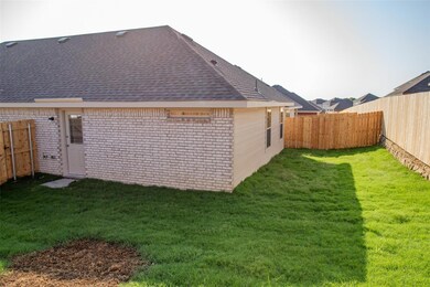 1301 Starling Ln, Ennis, TX 75119 - photo 3