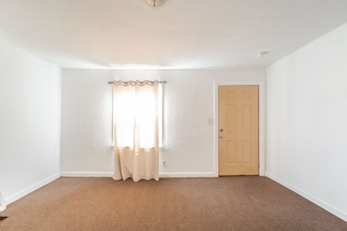 1223 Locust St, Anderson, IN 46016 - photo 4