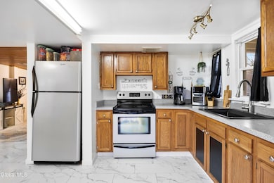 79 Starr Ave, Schenectady, NY 12304 - photo 3