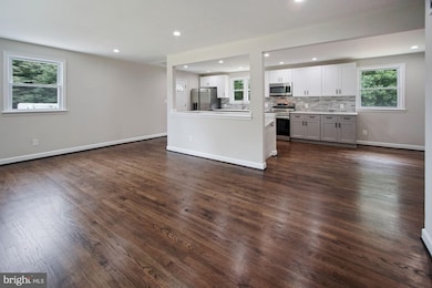 18500 Livingston Rd, Accokeek, MD 20607 - photo 2