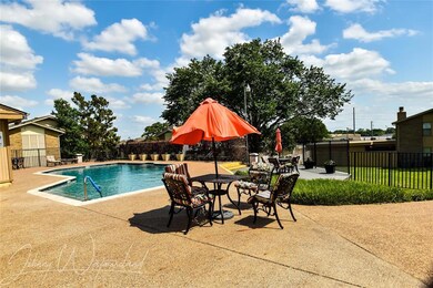 2908 Oak Shadow Cir, Bedford, TX 76021 - photo 2
