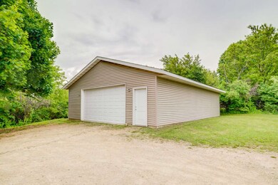 551 Echo Valley Rd, Brooklyn, WI 53521 - photo 3