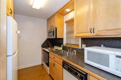 424 Carriage Ln.-7