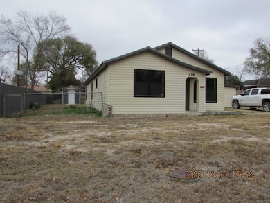 716 W E Ave, Muleshoe, TX 79347 - photo 3