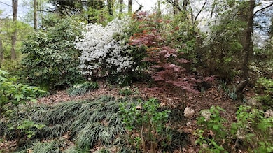 Gorgeous landscaping really shows off in Spring, S