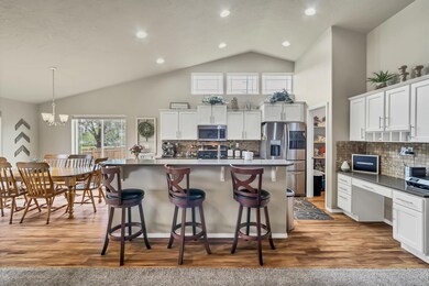 Kitchen bar