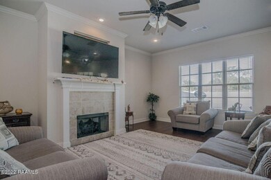 107 Pascalte fire place