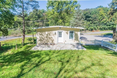 102 Dowling St, Newburgh, NY 12550 - photo 6