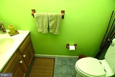 9300 N Laurel Rd unit W, Laurel, MD 20723 - photo 6