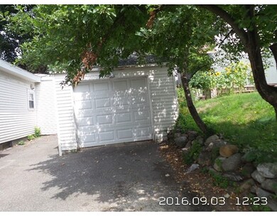 62 5th St, Lowell, MA 01850 - photo 2