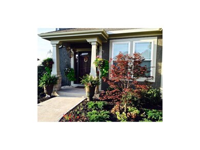 BEAUTIFUL FRONT ENTRY!!