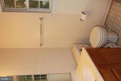 7104 E Clinton St, Clinton, MD 20735 - photo 4