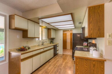 Kitchen (1)