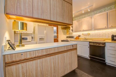 8-Kitchen