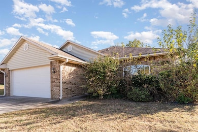 2253 Gray Dove Dr, Shawnee, OK 74804 - photo 4