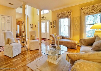 (7) Living Room
