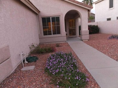 PLEASANT WALK WAY TO FRONT DOOR.