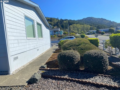 98609 Camellia Dr, Brookings, OR 97415 - photo 6