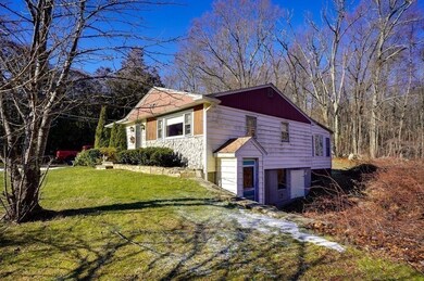 15 Overdale Pkwy, Hopedale, MA 01747 - photo 2