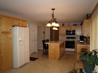 410 N Marshall St, Allentown, PA 18104 - photo 7