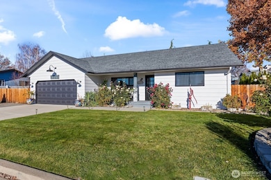 1505 Walnut St, Zillah, WA 98953 - photo 2