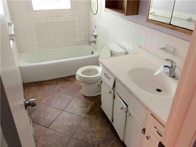 6813 Switzer Ln, Shawnee, KS 66203 - photo 7