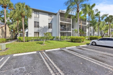 1015 Green Pine Blvd unit 11, West Palm Beach, FL 33409 - photo 2