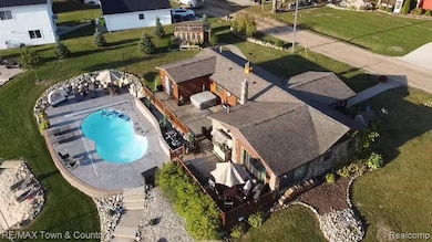 4148 Lakeside Dr, Beaverton, MI 48612 - photo 2