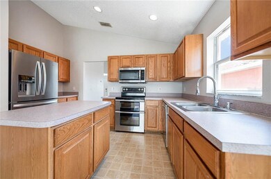 258 Grantham Dr, Davenport, FL 33897 - photo 4