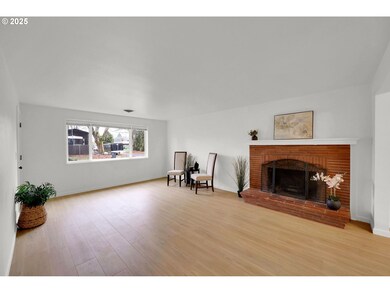 837 Armstrong Ave, Eugene, OR 97404 - photo 4