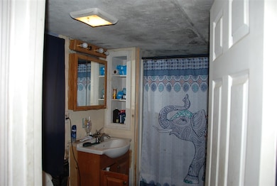 16 Maple Ave, Newton, NH 03858 - photo 2