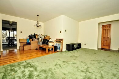 Here is the diningroom, what a great room and thos