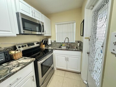 5300 Washington St unit I208, Hollywood, FL 33021 - photo 5