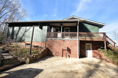 119 Pleasant Hill Cir, Waynesville, NC 28786 - photo 2