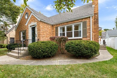 611 Robert Ave, Rockford, IL 61107 - photo 2