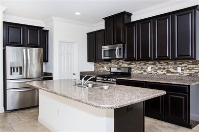 LOVELY KITCHEN