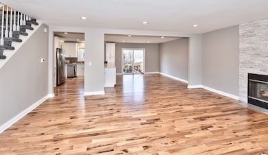 520 S Hubbard St, Algonquin, IL 60102 - photo 5