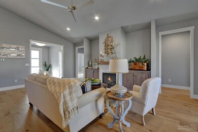 3634 SW 47th St, Redmond, OR 97756 - photo 4