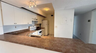 8560 SW 212th St unit 203, Cutler Bay, FL 33189 - photo 4