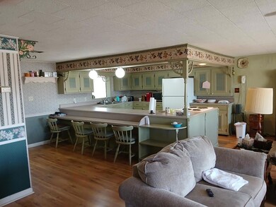 428 Old Alma Waycross Hwy, Nicholls, GA 31554 - photo 2