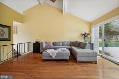 9469 Copenhaver Dr, Potomac, MD 20854 - photo 6